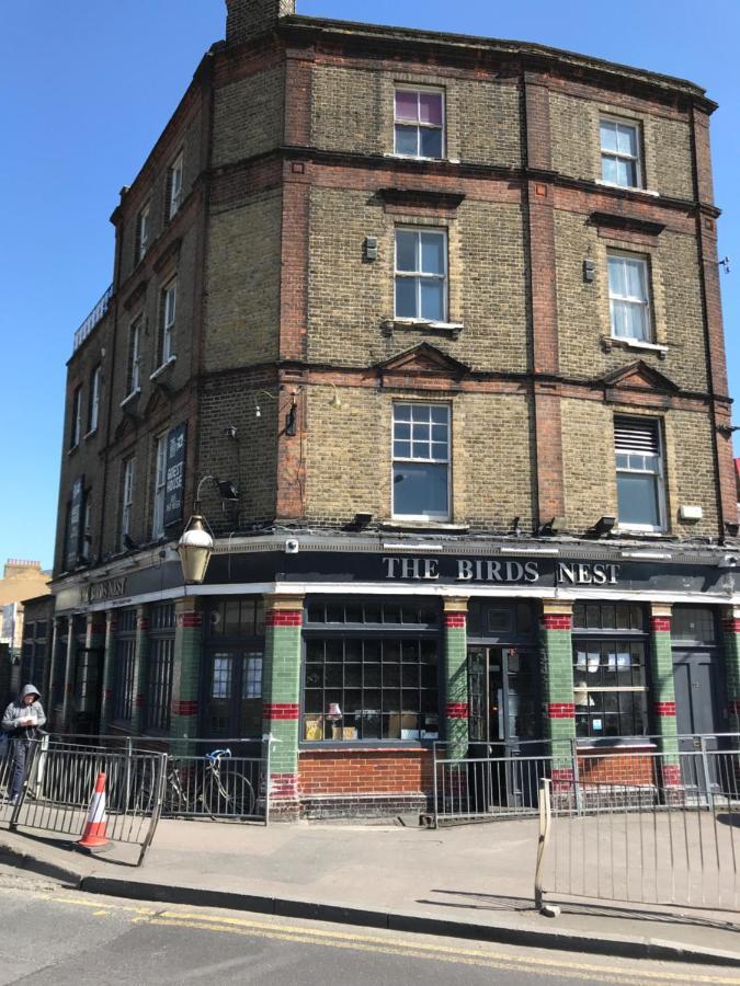 The Birds Nest Hostel Londra Dış mekan fotoğraf